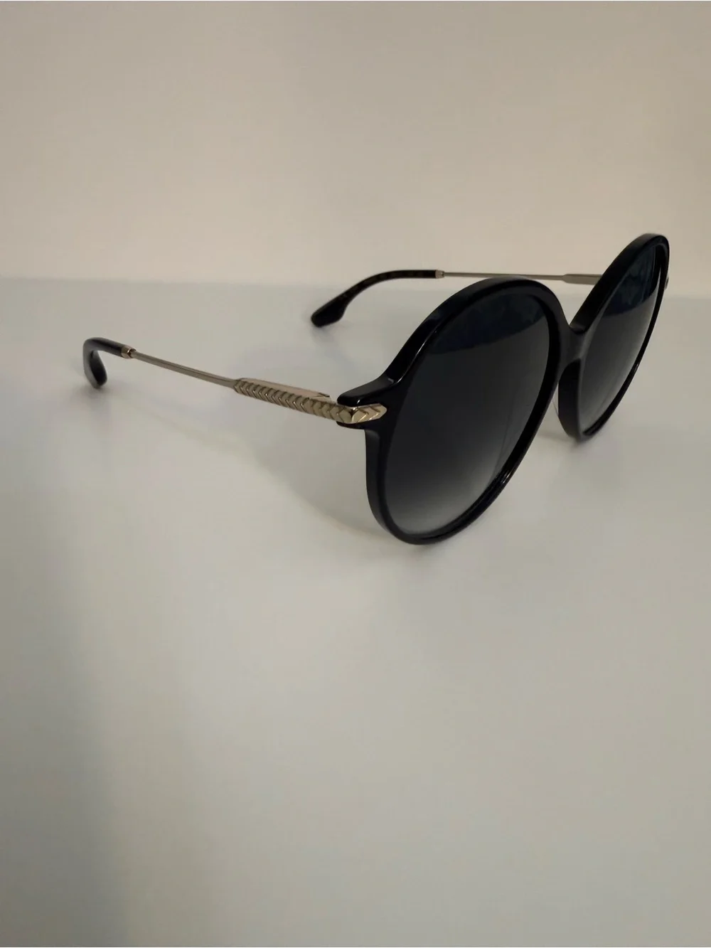 Victoria Beckham VB632S Oversized Round Women Sunglasses